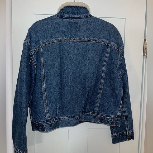 OBO Levi’s HERITAGE SHERPA TRUCKER JACKET, size medium - Picture 4 of 6